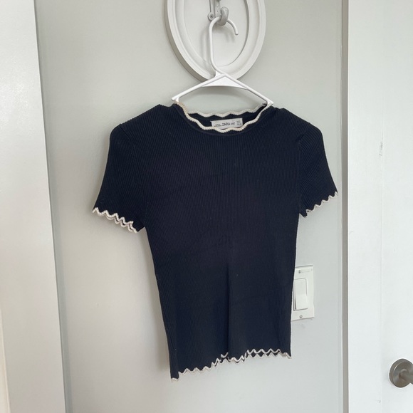 Black Knit Short Sleeve Shirt - Size Small - Picture 2 of 2